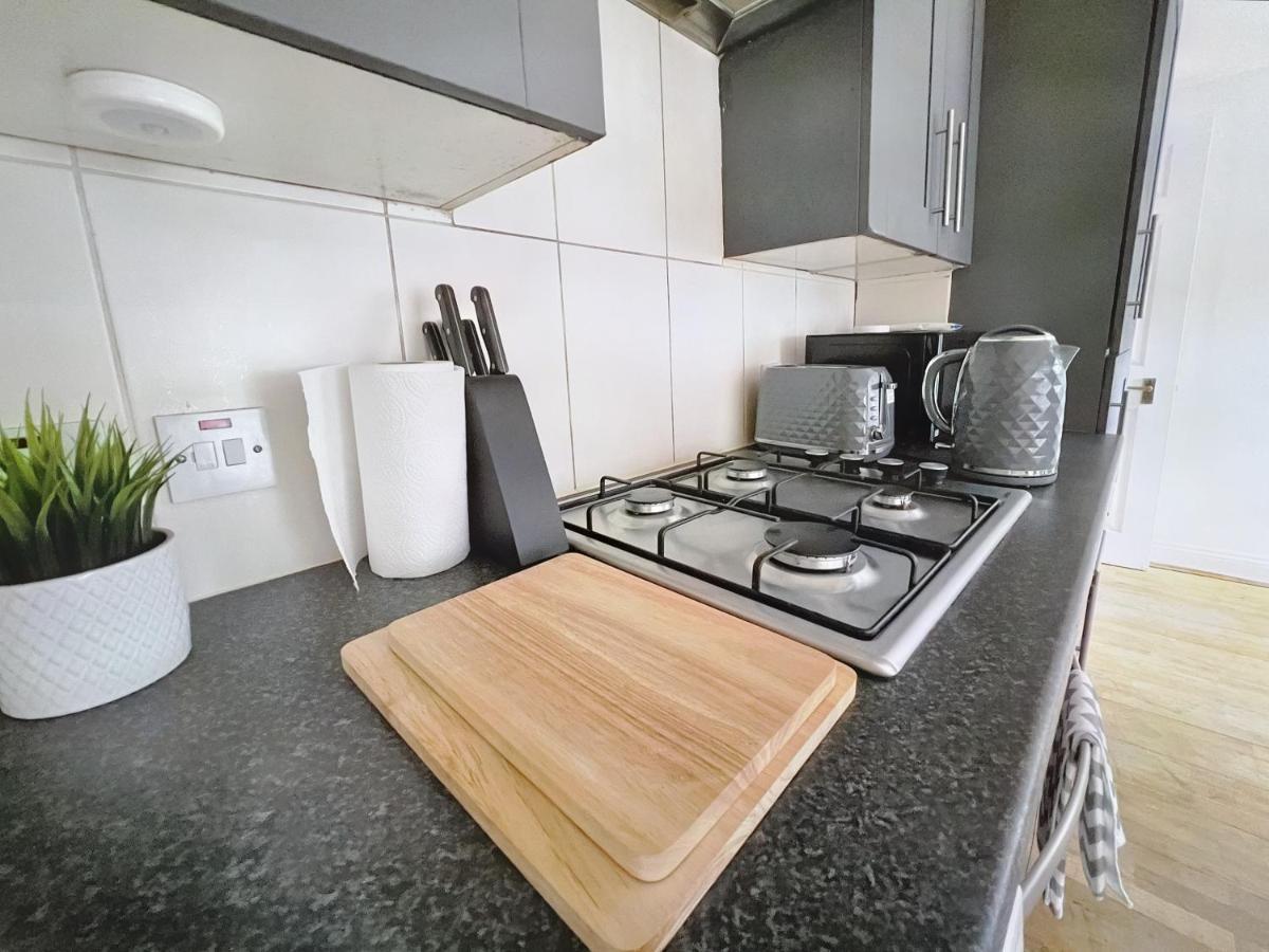 Lovely 2-Bedroom Serviced Apartment Greater London Exterior photo